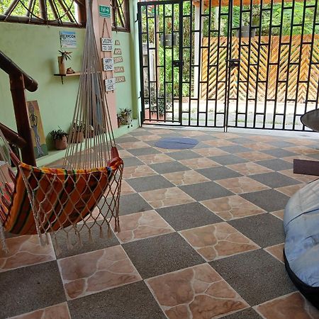 Hostal Casa Taisha Montañita Exteriör bild