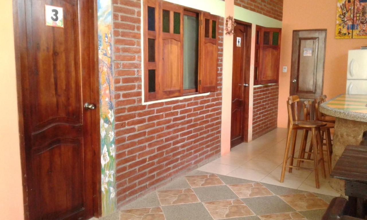 Hostal Casa Taisha Montañita Exteriör bild