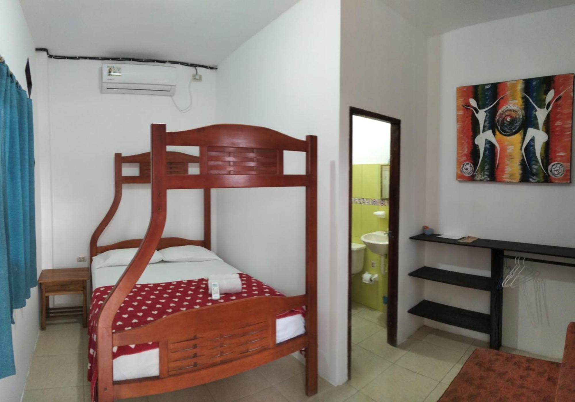 Hostal Casa Taisha Montañita Exteriör bild