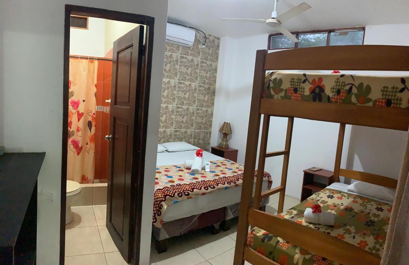 Hostal Casa Taisha Montañita Exteriör bild