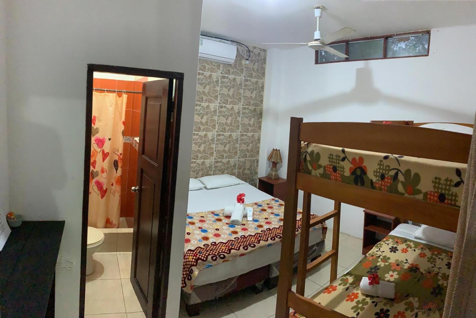 Hostal Casa Taisha Montañita Exteriör bild