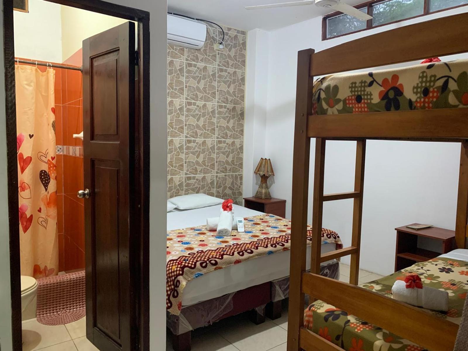 Hostal Casa Taisha Montañita Exteriör bild