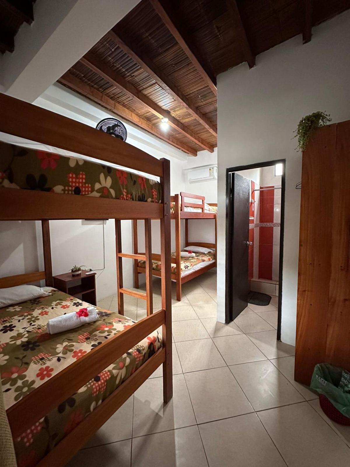 Hostal Casa Taisha Montañita Exteriör bild