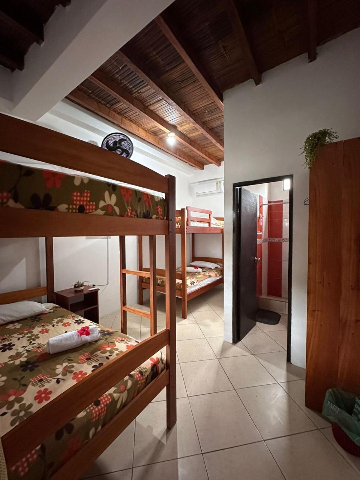 Hostal Casa Taisha Montañita Exteriör bild