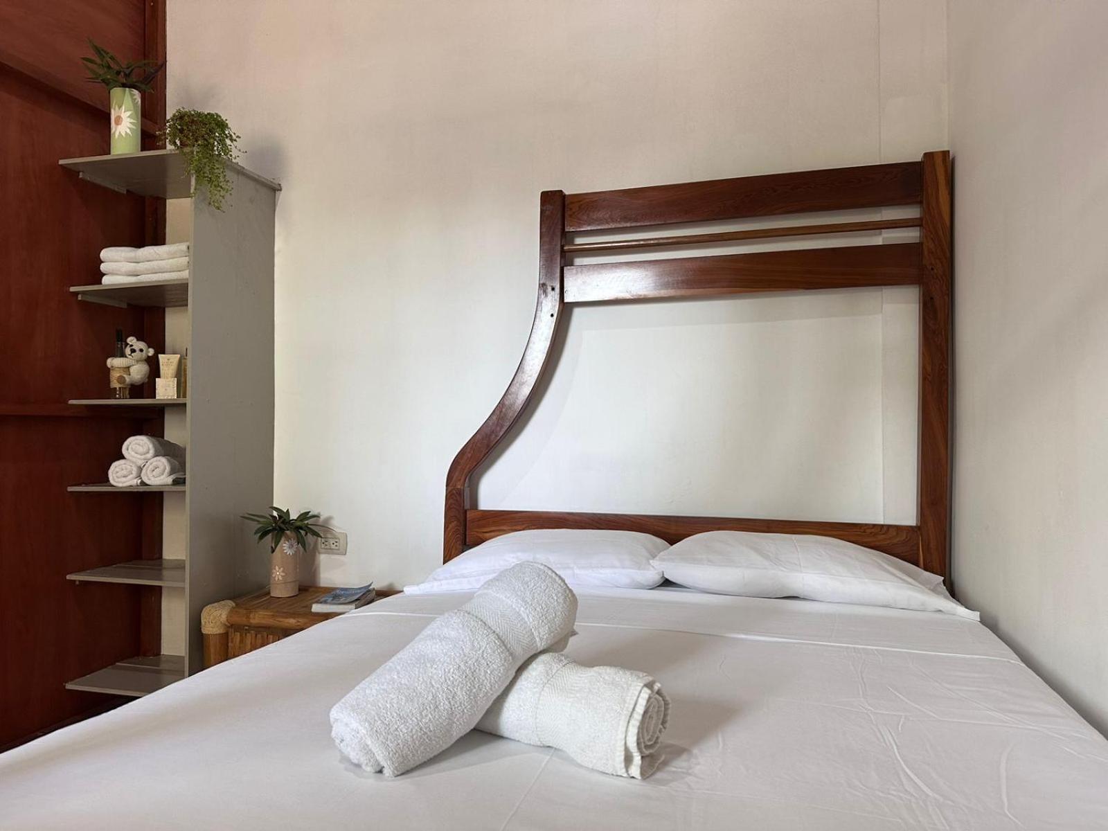 Hostal Casa Taisha Montañita Exteriör bild